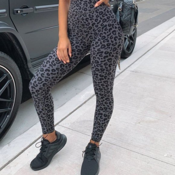 White Fox Active Into the Wild Leggings - Picture 1 of 1